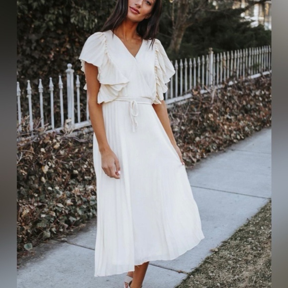 Polagram cream flutter sleeve, pleated dress - Picture 5 of 16